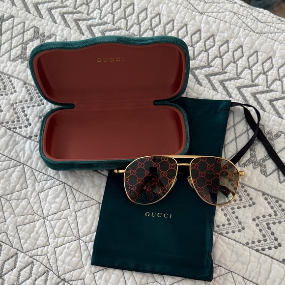 Gucci GG Aviator Sunglasses - Picture 1 of 2